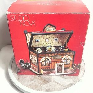 Vintage Studio Nova Holiday Magic Christmas Musical Box GG003/903 AS IS w Box